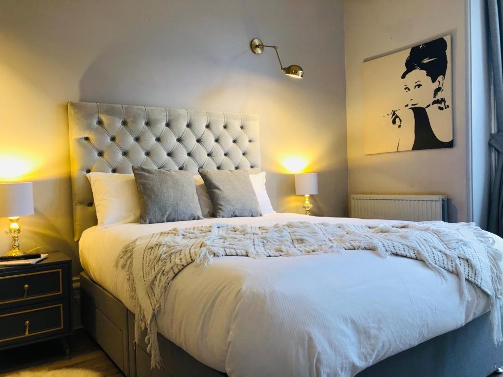Canterbury Accommodations With Free Car Park Onsite And High Speed Wifi ภายนอก รูปภาพ