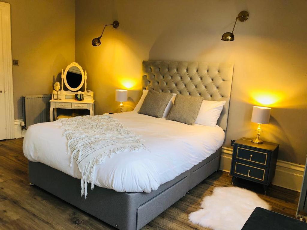 Canterbury Accommodations With Free Car Park Onsite And High Speed Wifi ภายนอก รูปภาพ