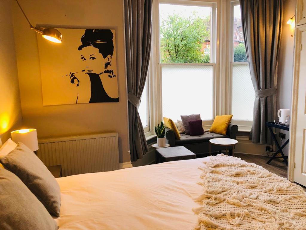 Canterbury Accommodations With Free Car Park Onsite And High Speed Wifi ภายนอก รูปภาพ