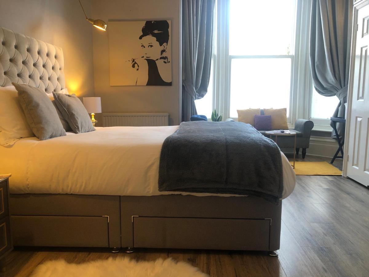 Canterbury Accommodations With Free Car Park Onsite And High Speed Wifi ภายนอก รูปภาพ