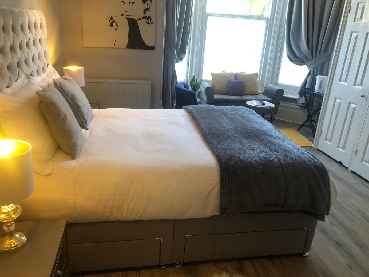 Canterbury Accommodations With Free Car Park Onsite And High Speed Wifi ภายนอก รูปภาพ