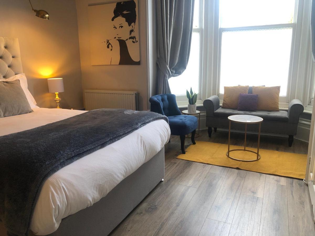 Canterbury Accommodations With Free Car Park Onsite And High Speed Wifi ภายนอก รูปภาพ