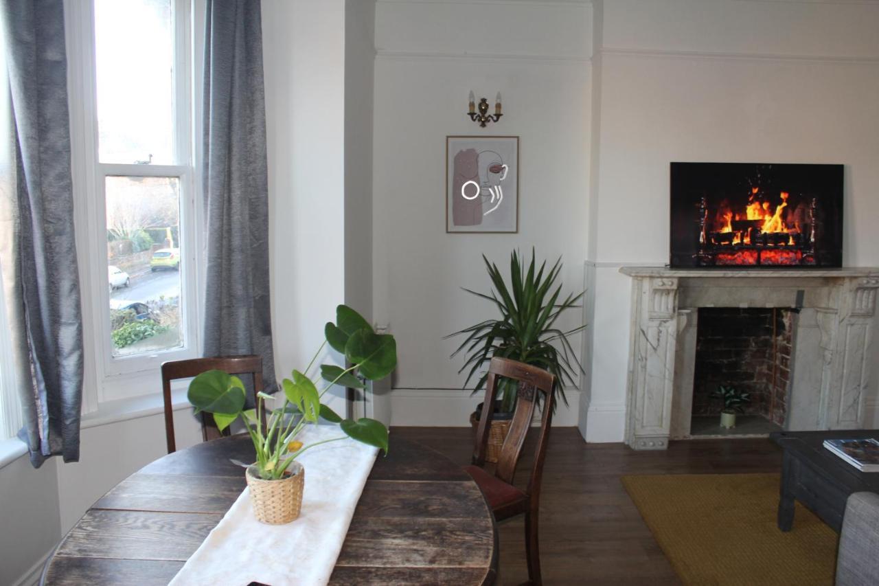 Canterbury Accommodations With Free Car Park Onsite And High Speed Wifi ภายนอก รูปภาพ