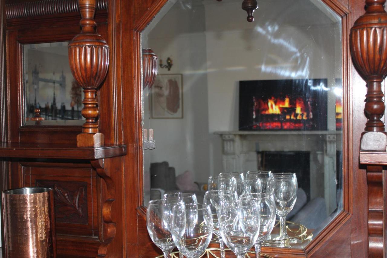 Canterbury Accommodations With Free Car Park Onsite And High Speed Wifi ภายนอก รูปภาพ
