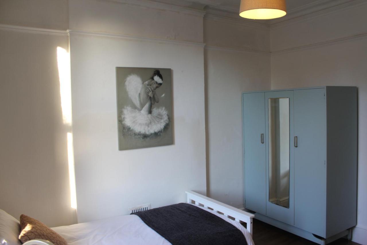 Canterbury Accommodations With Free Car Park Onsite And High Speed Wifi ภายนอก รูปภาพ