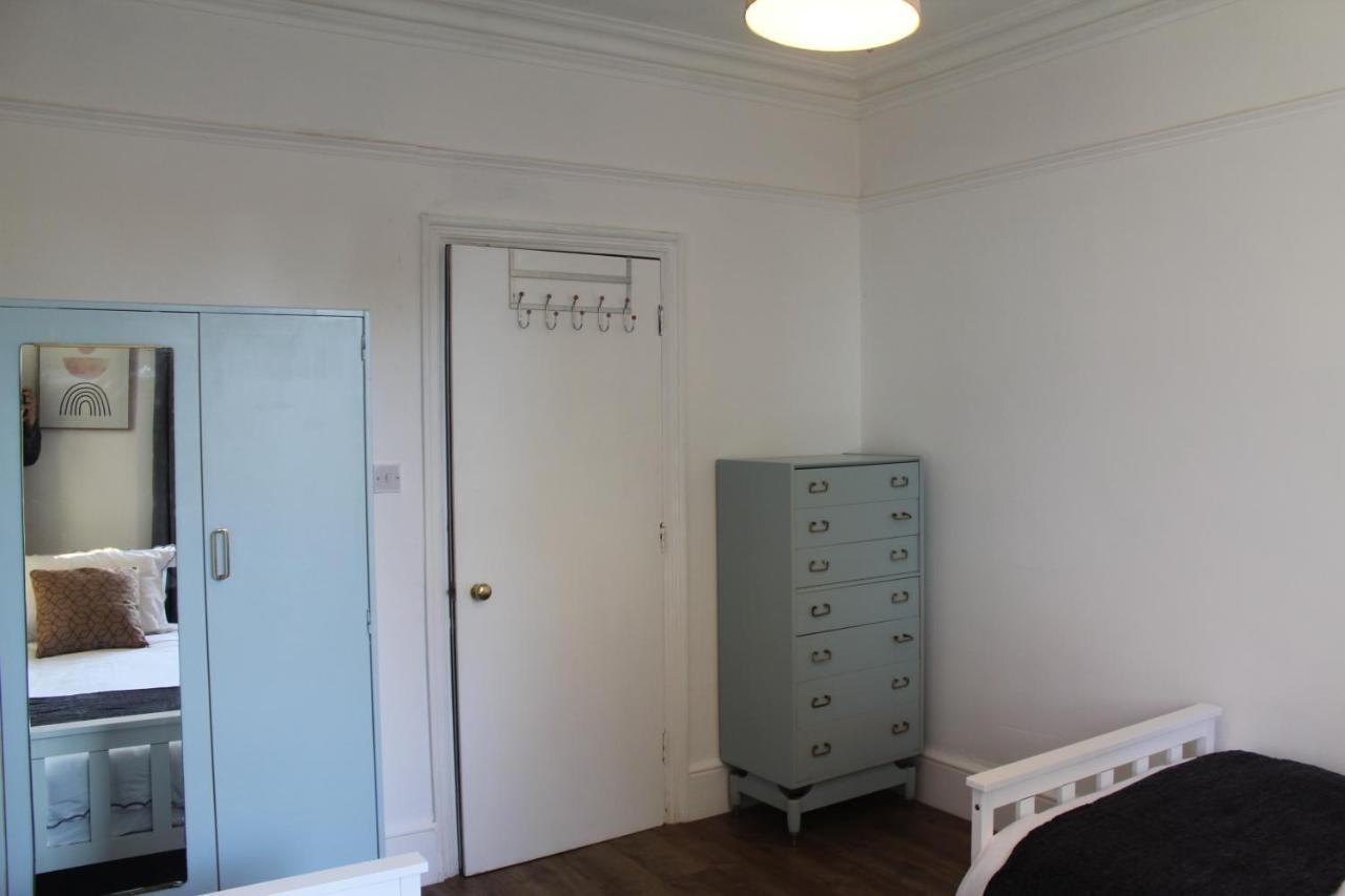 Canterbury Accommodations With Free Car Park Onsite And High Speed Wifi ภายนอก รูปภาพ