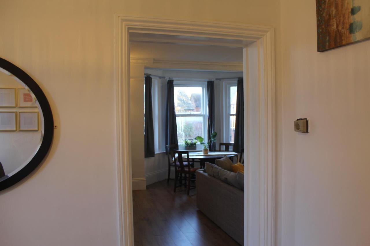 Canterbury Accommodations With Free Car Park Onsite And High Speed Wifi ภายนอก รูปภาพ