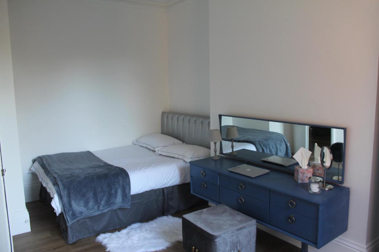 Canterbury Accommodations With Free Car Park Onsite And High Speed Wifi ภายนอก รูปภาพ