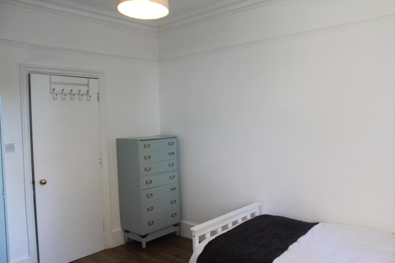 Canterbury Accommodations With Free Car Park Onsite And High Speed Wifi ภายนอก รูปภาพ