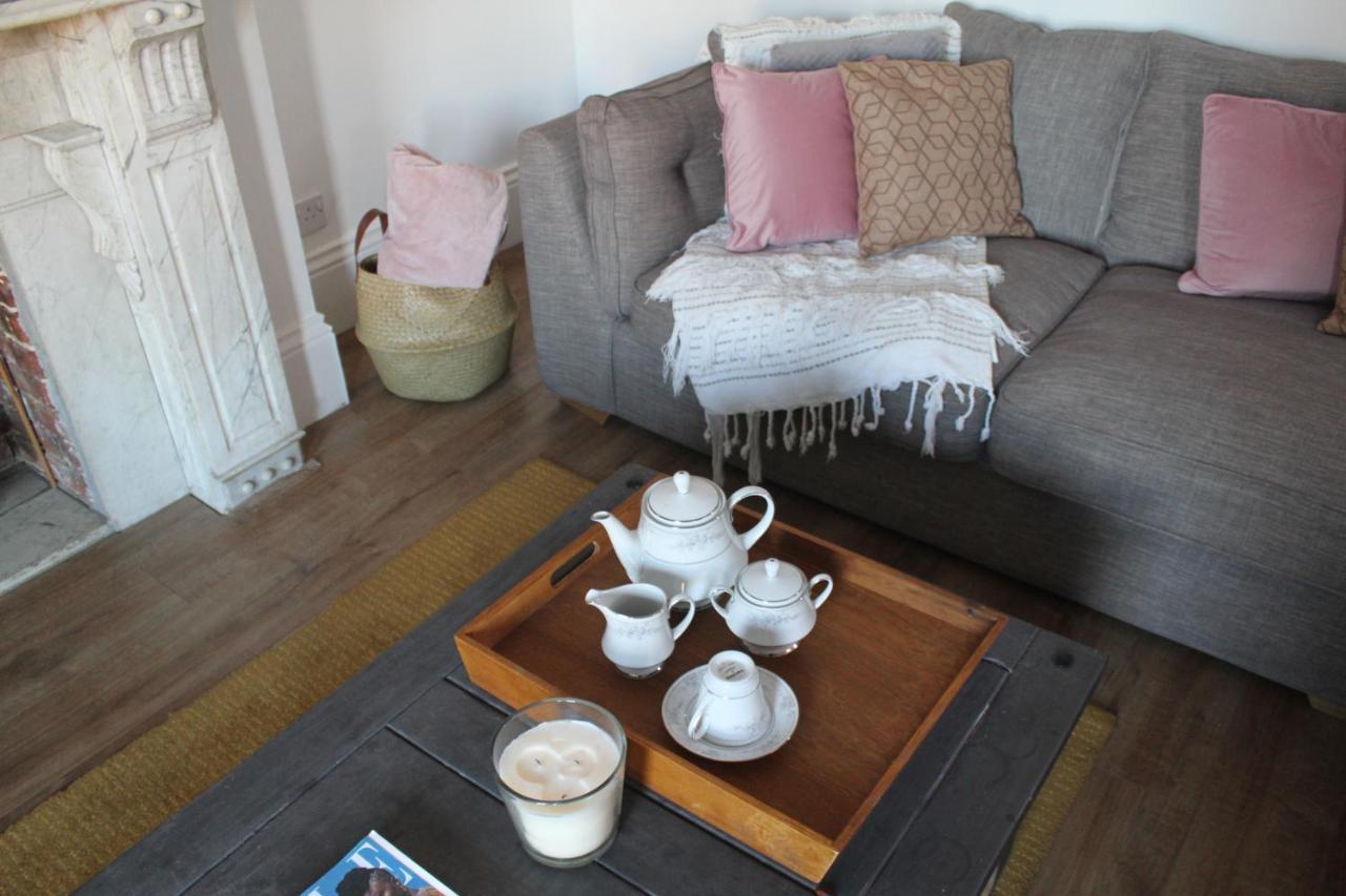 Canterbury Accommodations With Free Car Park Onsite And High Speed Wifi ภายนอก รูปภาพ